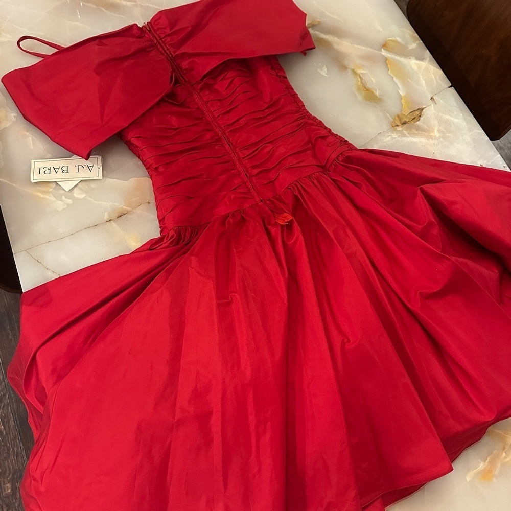 Vintage Red Silk Drop waist 1980s Holiday party Dress. NWT. - Picture 2 of 8